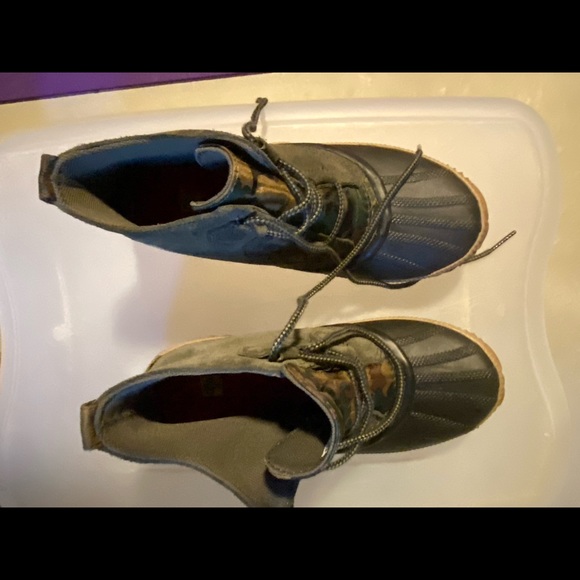 Sorel about town boots - Picture 4 of 4